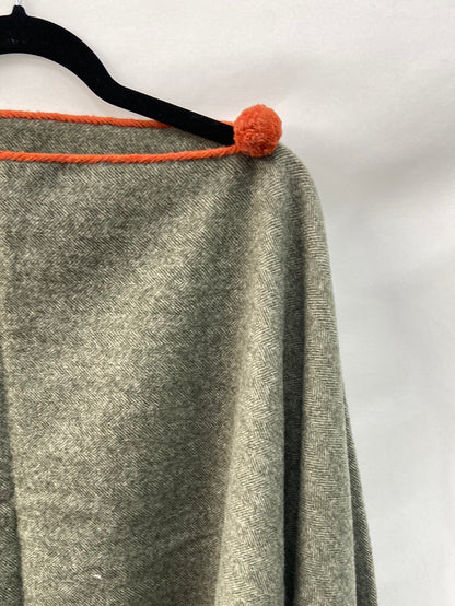 MONTEPICAZA.Poncho maxi gris jaspeado borlas