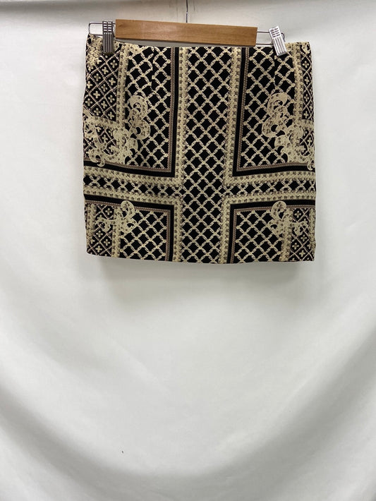 OTHERS. Printed short skirt Ts