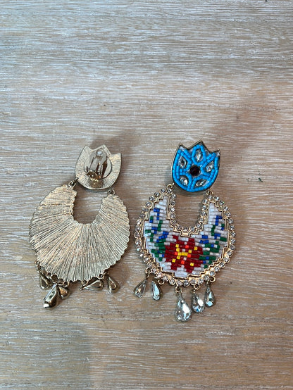 UTERQÜE. Pendientes abalorios