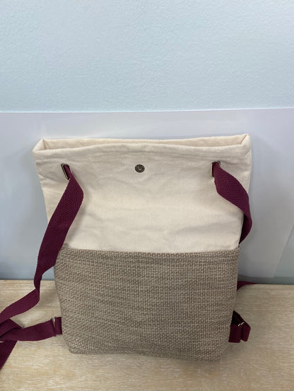 MUNDAYA. Double-textured backpacks