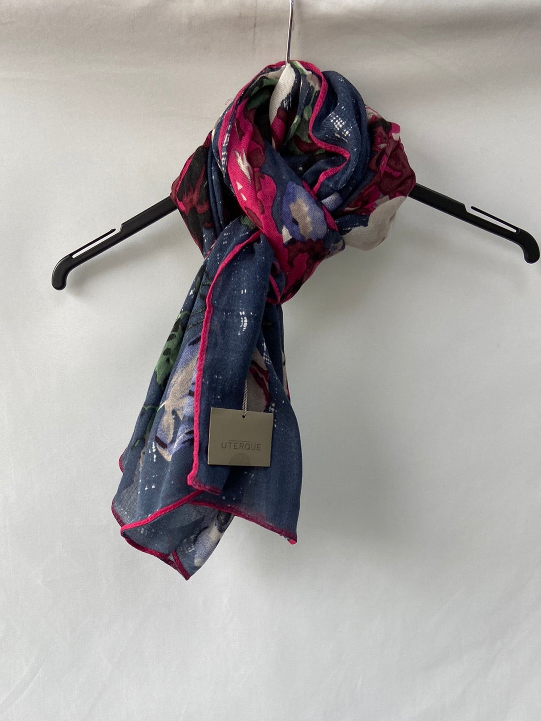 UTERQÜE.Fular estampado