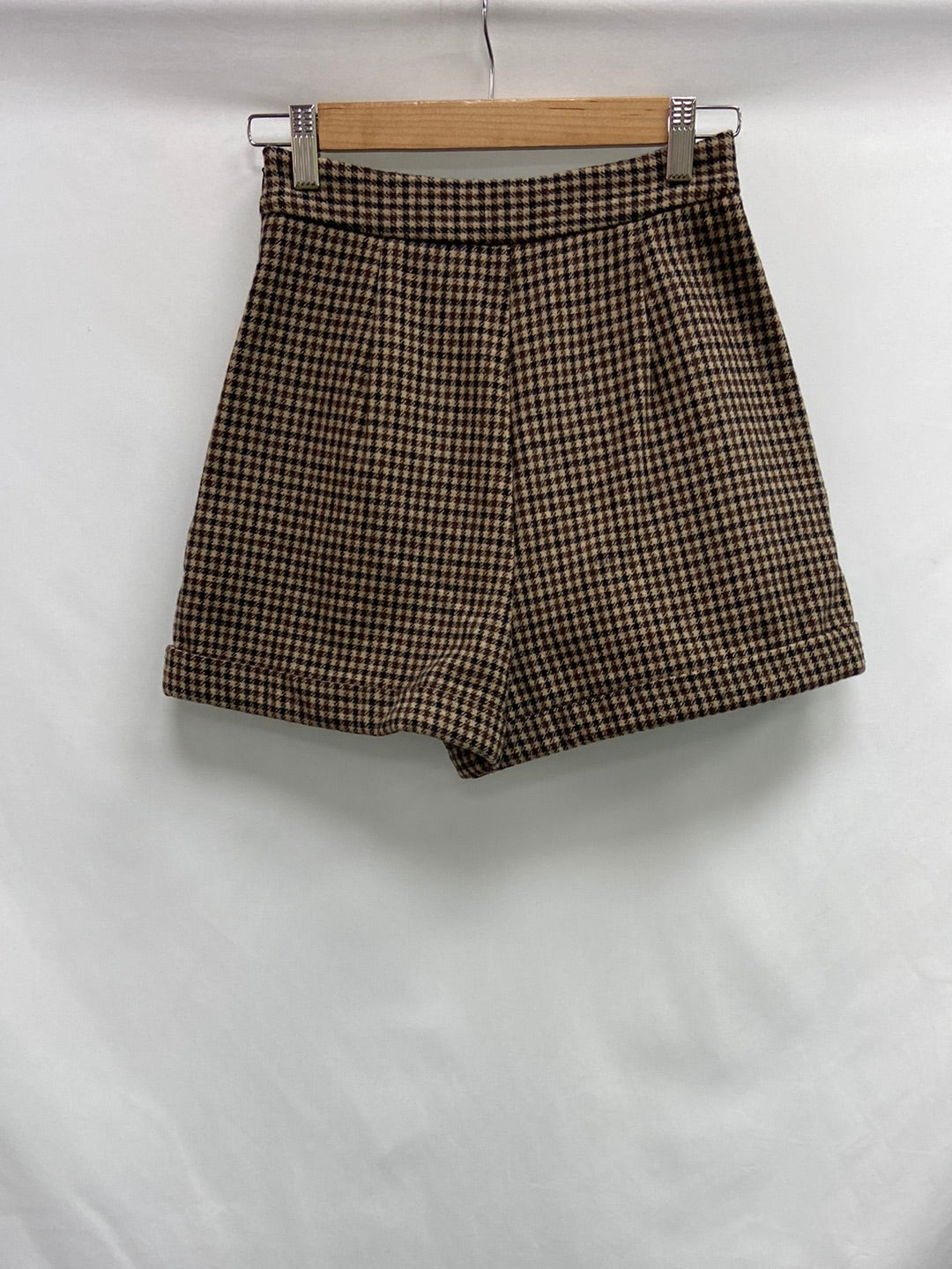 MAJE. Pantalón corto pata de gallo T.36