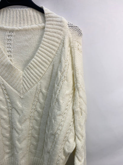 SHEIN.Jersey blanco gordito pico TU(s/m)