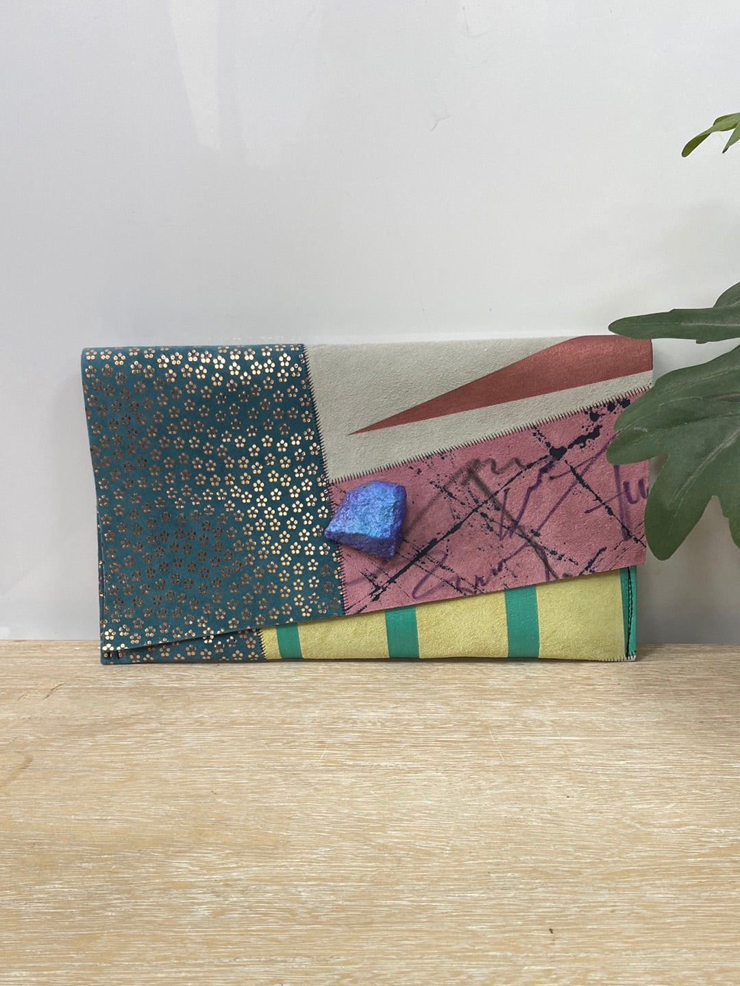 GILLER RICART. Cartera de mano estampada