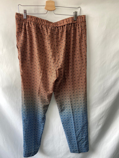 H&M. Pantalón talla M