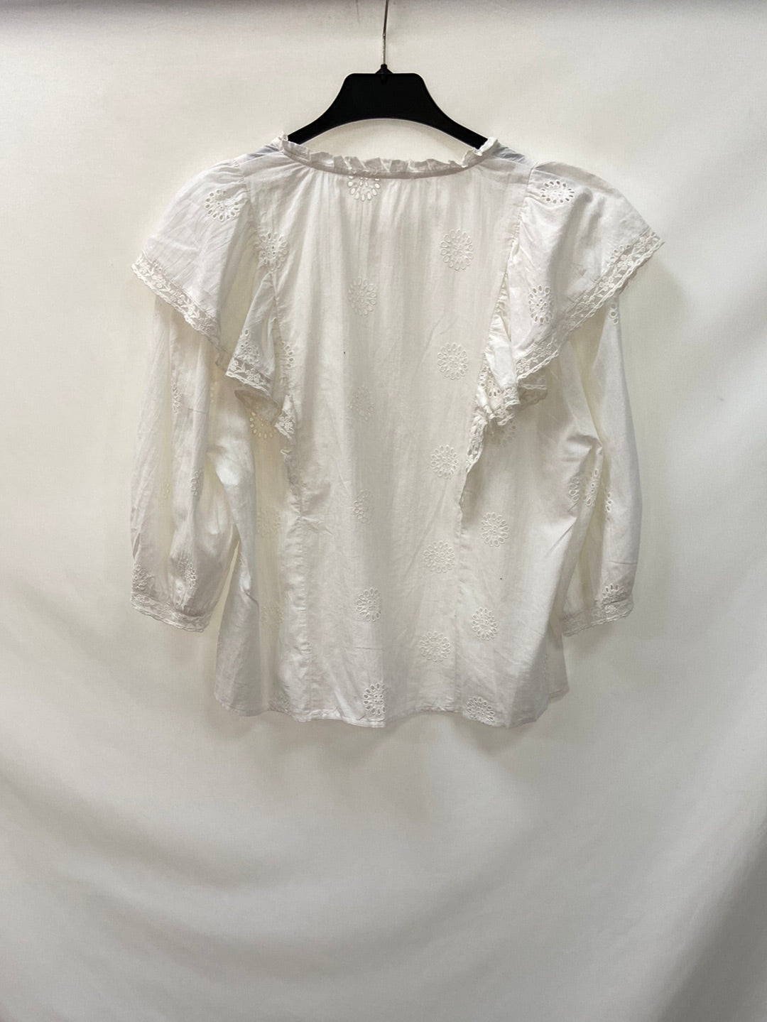 OTRAS.Blusa blanca detalles troquelados manga 3/4 TU (S)