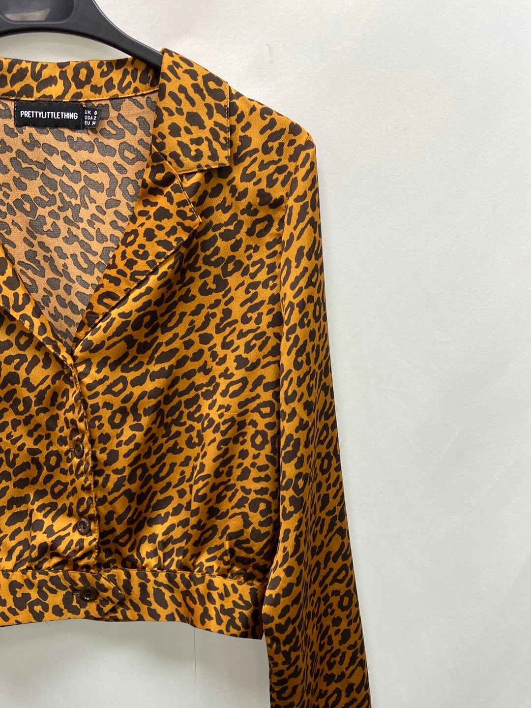 PRETTYLITTLETHINGS.Satin animal print shirt T.34