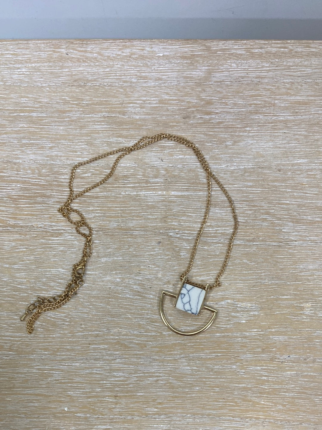 OTHERS. Gold stone pendant