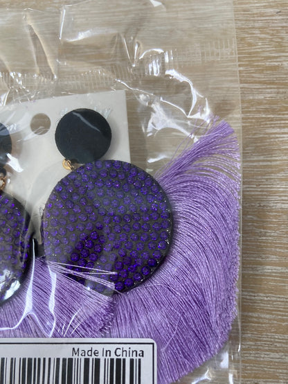 OTRAS.Pendientes morados flecos