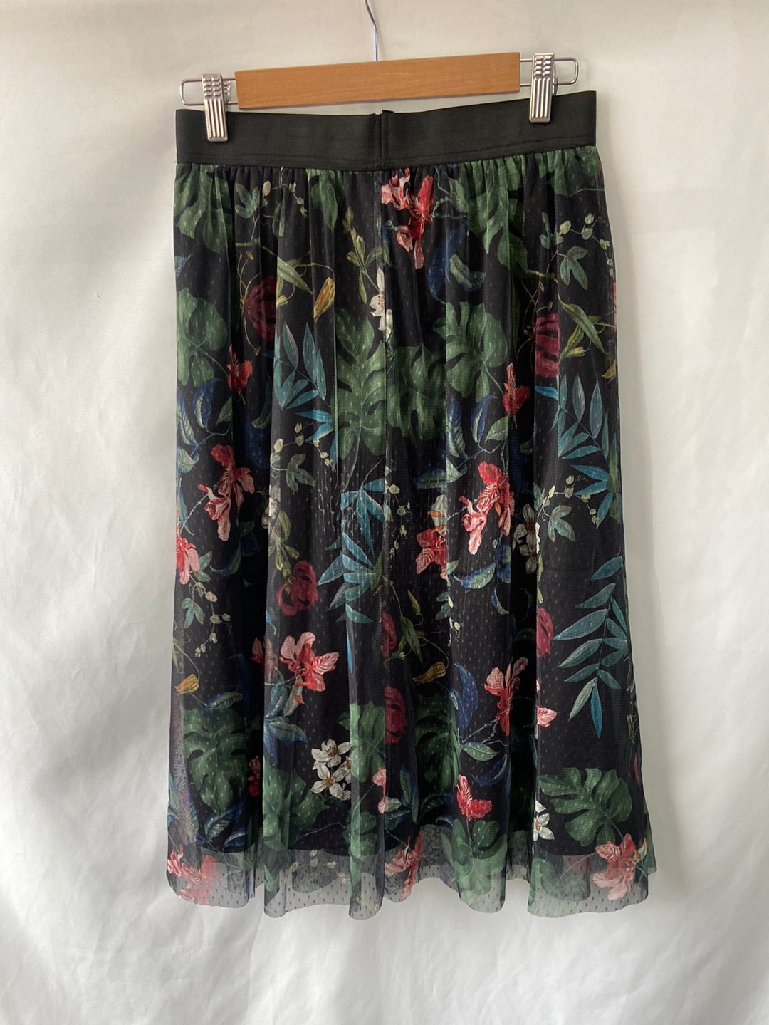 STRADIVARIUS.Falda midi tul T.M