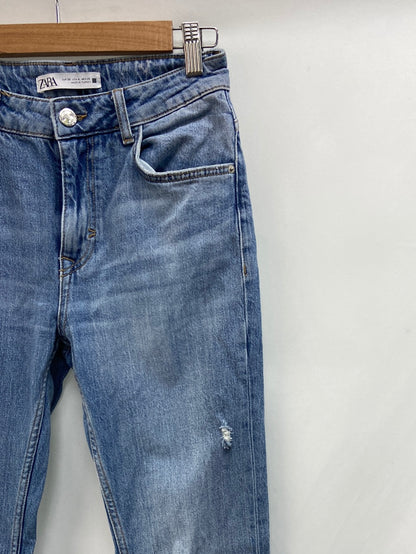 ZARA.Pantalones vaqueros acampanados T.36