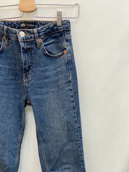 ZARA. Classic straight jeans size 34