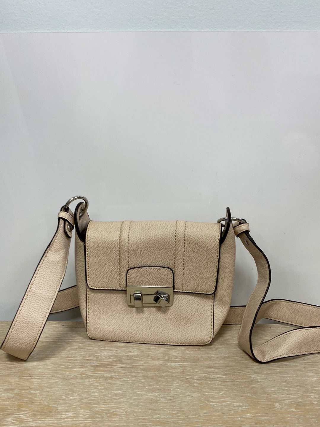 JUSTFAB. Beige shoulder bag