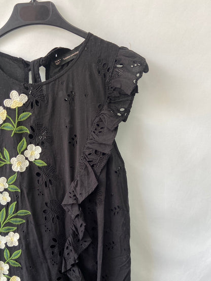 ZARA.Vestido negro troquelado bordado T.S