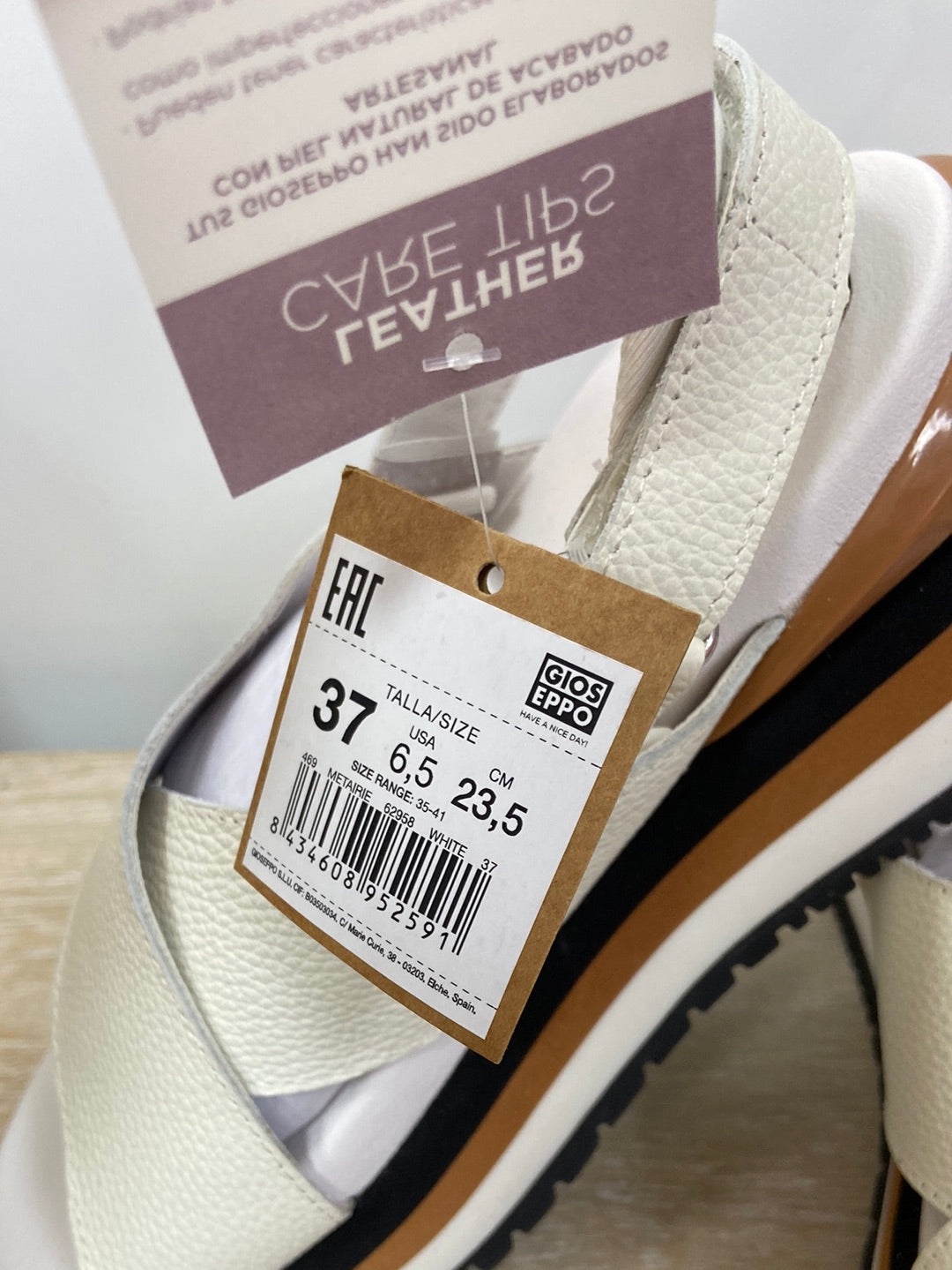 GIOSEPPO.Sandalias blancas plataforma T.37