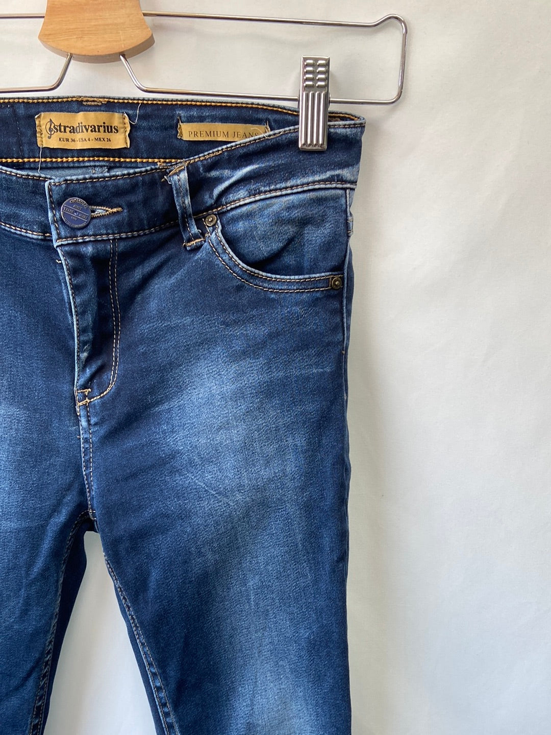 STRADIVARIUS. Dark skinny jeans S.36