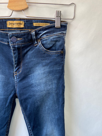 STRADIVARIUS. Dark skinny jeans S.36