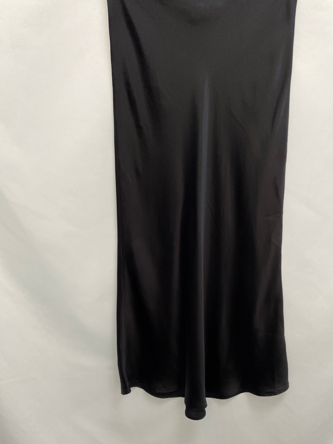 ANINE BING. Falda midi negra satinada T.34