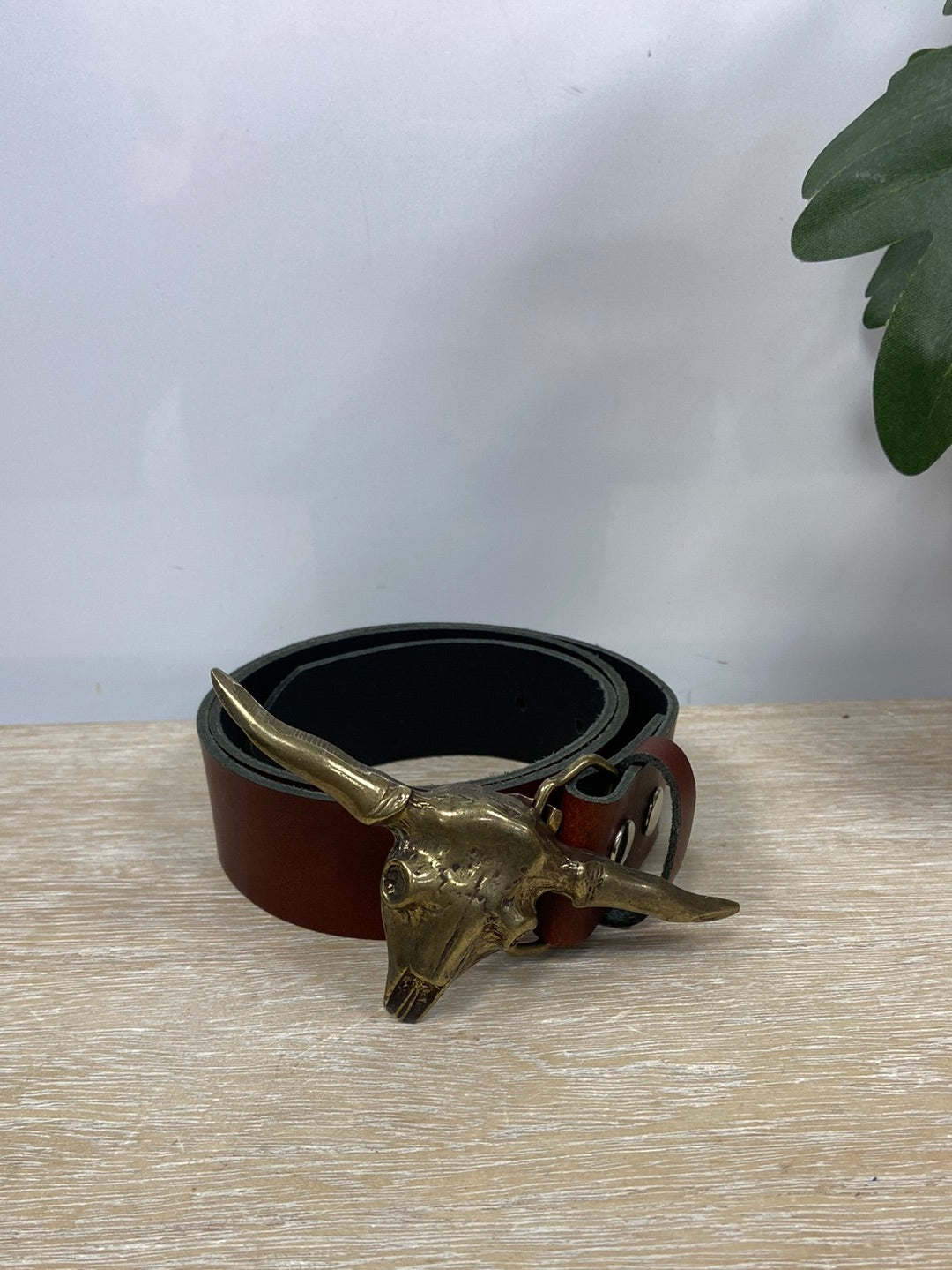 GENUINE LEATHER. Buffalo buckle belt T.80