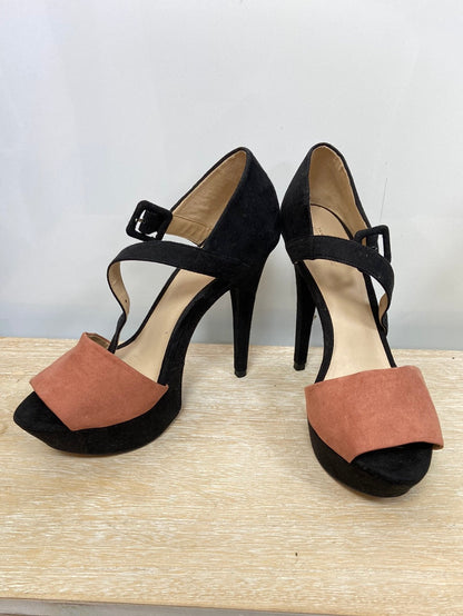 ZARA. Tacón bicolor T.40