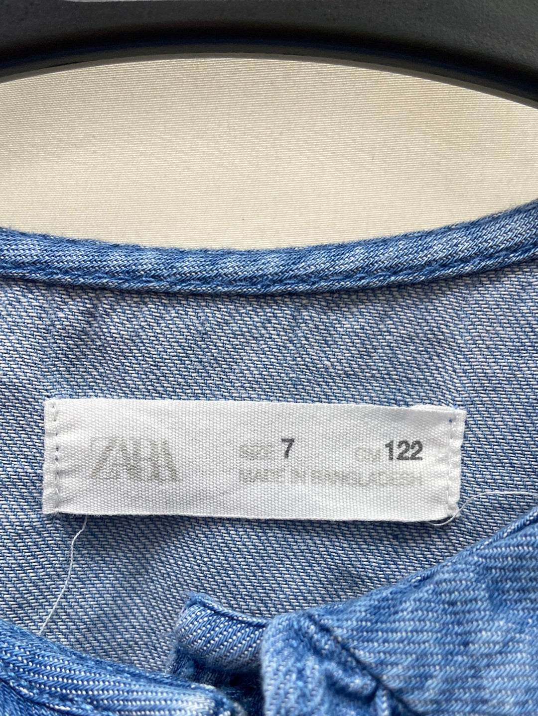 ZARA.Camisa vaquera T.7 años