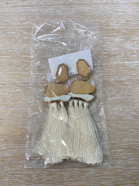 OTRAS.Pendientes piedras y flecos