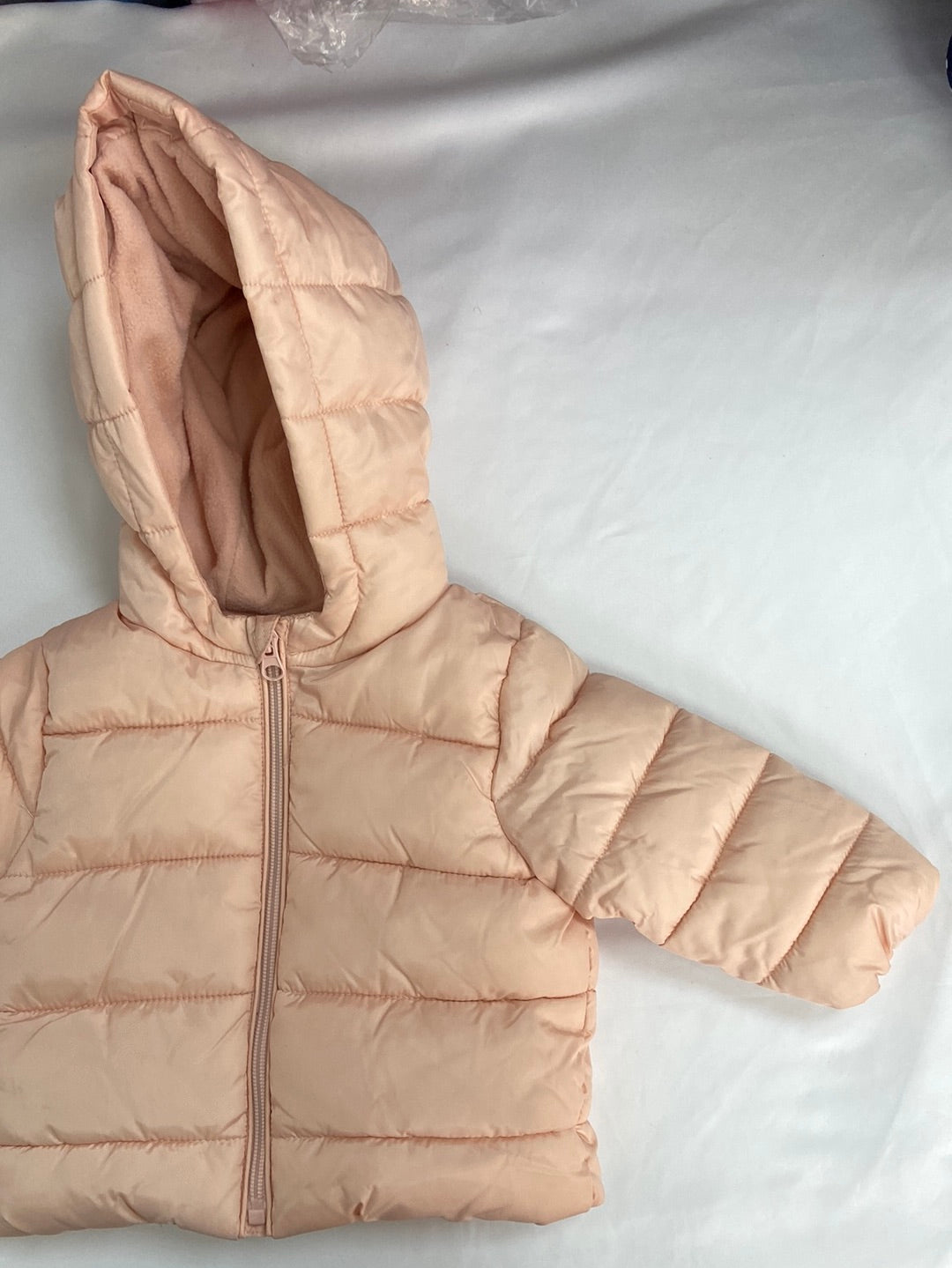 KIABI. Plumas rosa T.9 meses