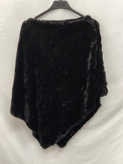 OTRAS.Poncho negro sintético TU