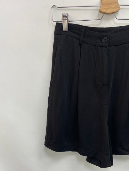 PARFOIS. Pantalón corto negro T.s