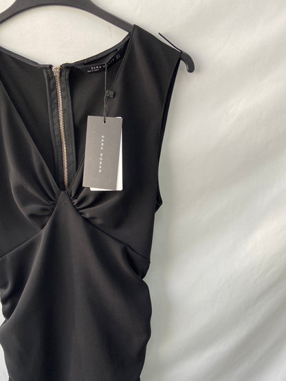 ZARA. Vestido midi negro volantes T.s