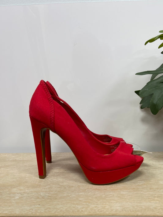 STRADIVARIUS.Tacones rojos plataforma T.38 (Tara)