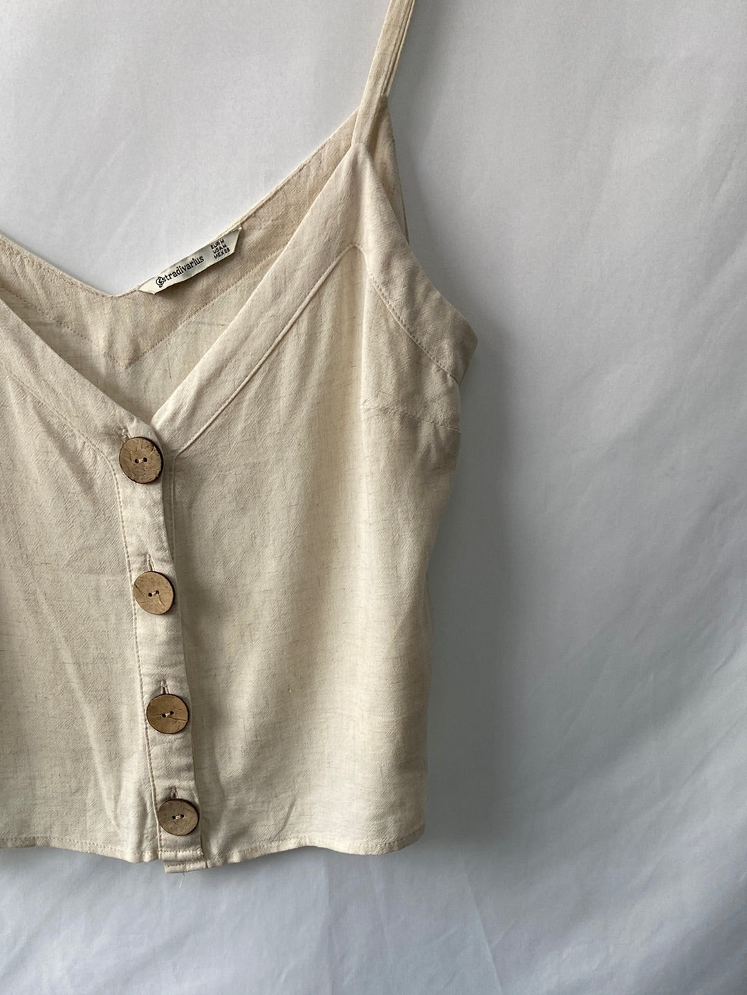 STRADIVARIUS. Beige button top TM