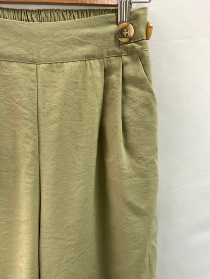 OTRAS.Bermudas anchas verde caqui TU (s)