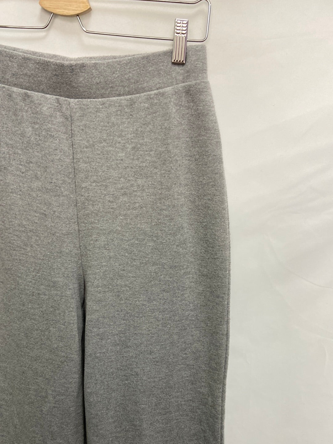 ZARA.Pantalones punto grises T.M