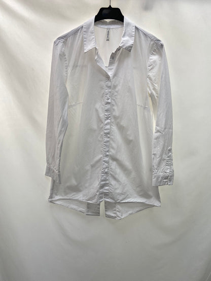 STRADIVARIUS.Camisa blanca detalle espalda T.M