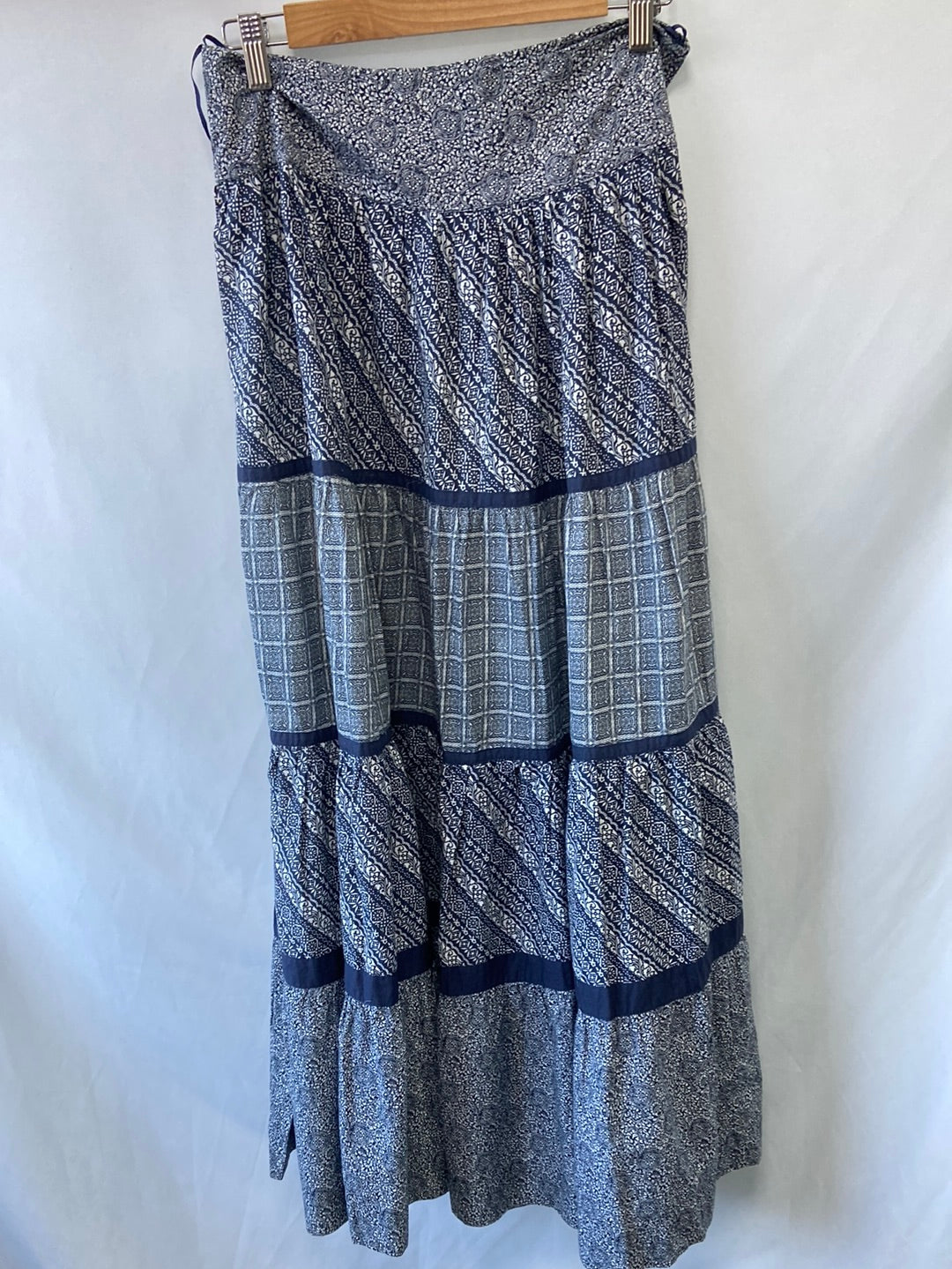 MANGO.Falda larga volantes T.36