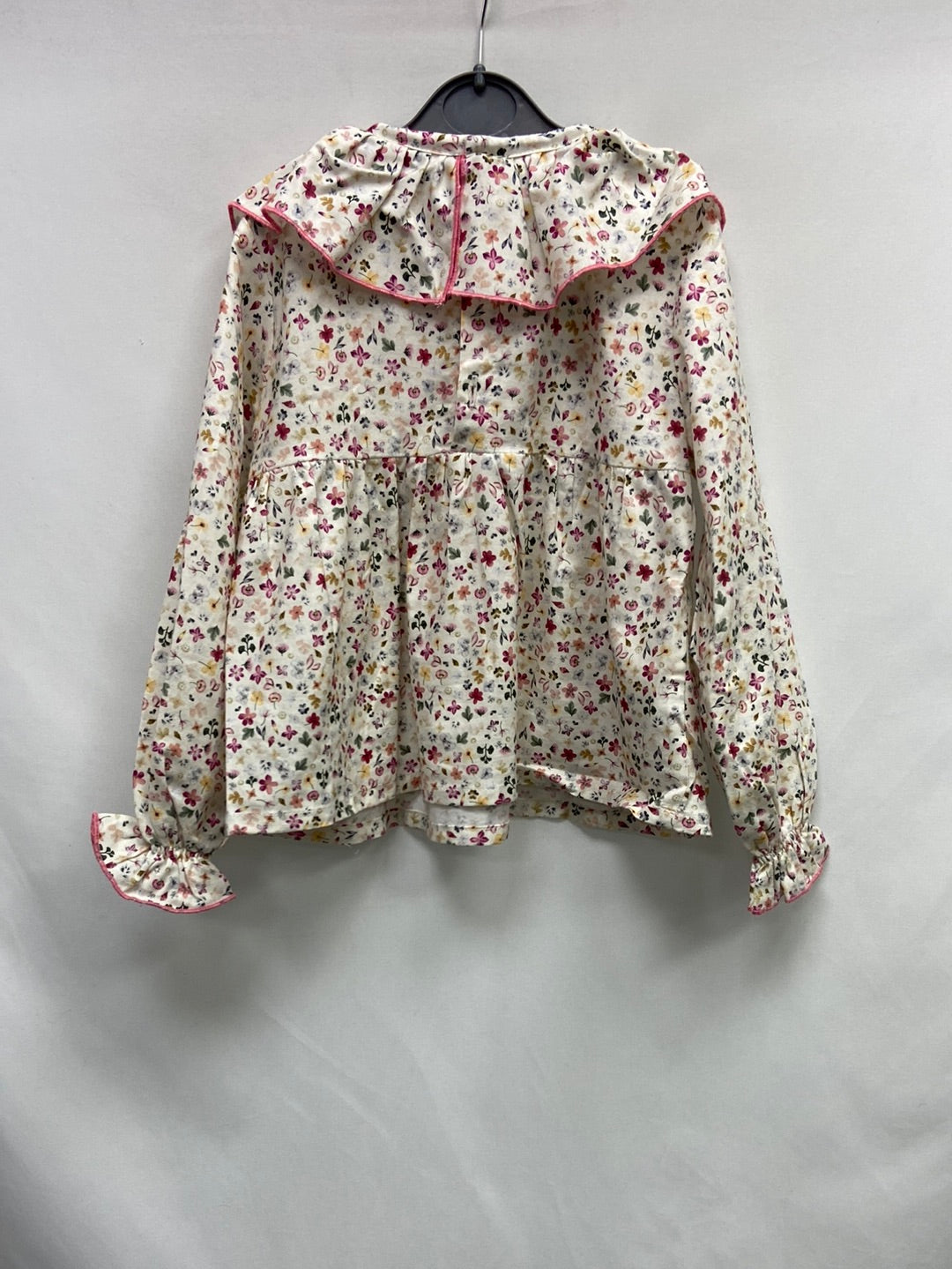 ECOCÓ. Blusa beige flores T.5 años