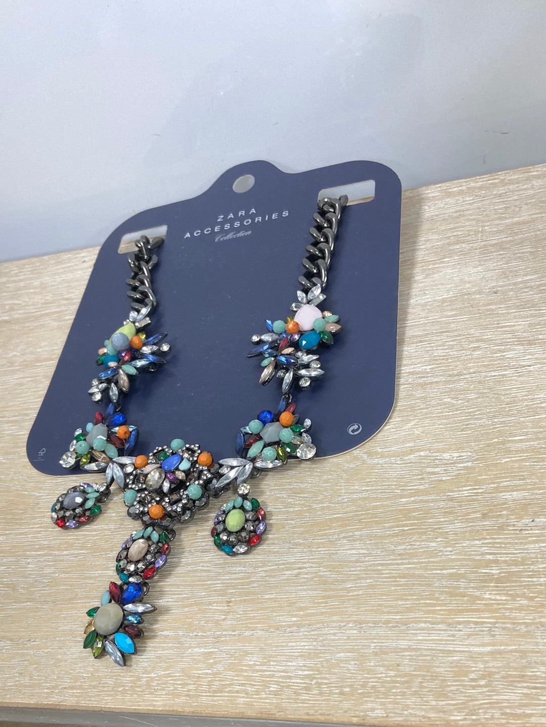ZARA.Collar maxi piedras