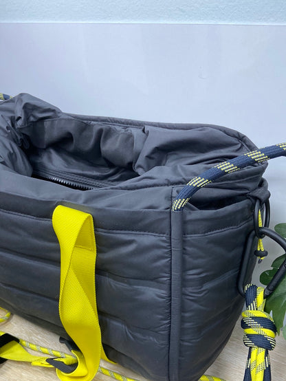 LULULEMON.Bolsa deportiva acolchada