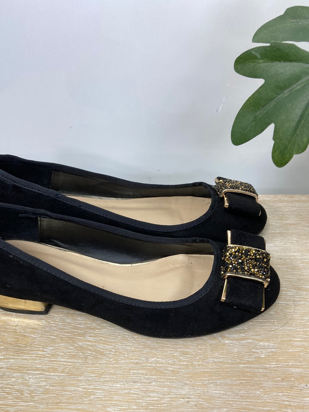 MENBUR.Bailarinas negras tacón T.38 (Tara)