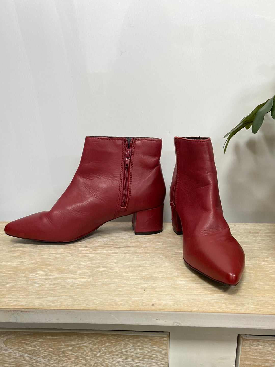 CORTEFIEL. Botin tacon rojo T.38