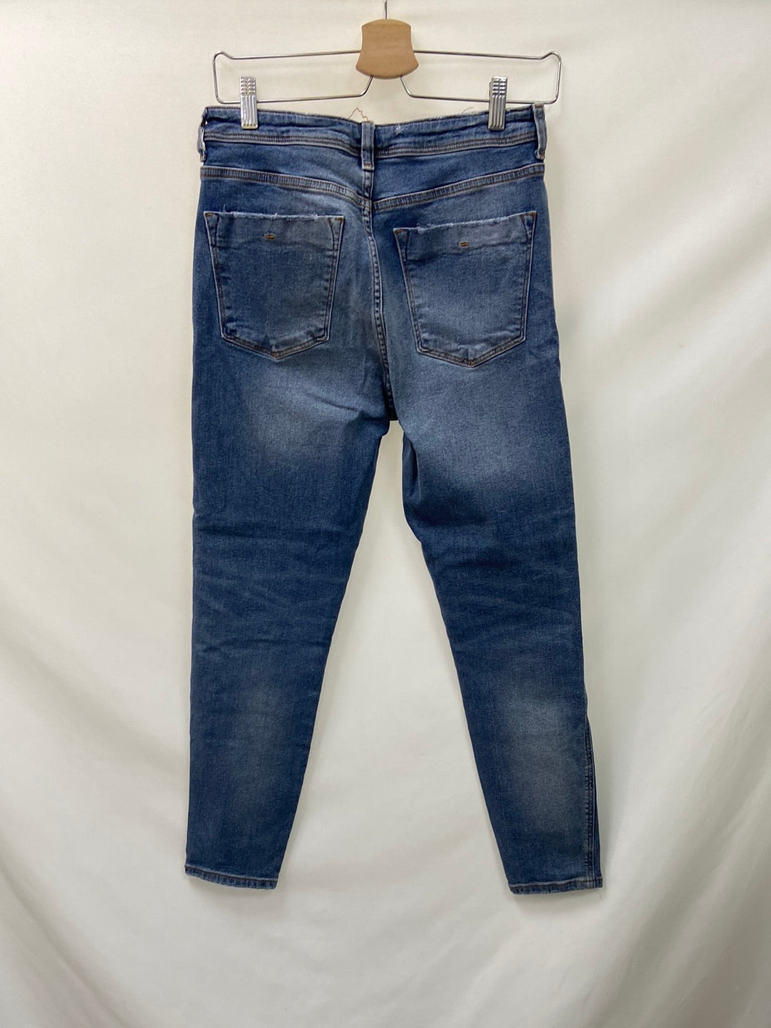 ZARA.Pantalones pitillo clásicos T.36