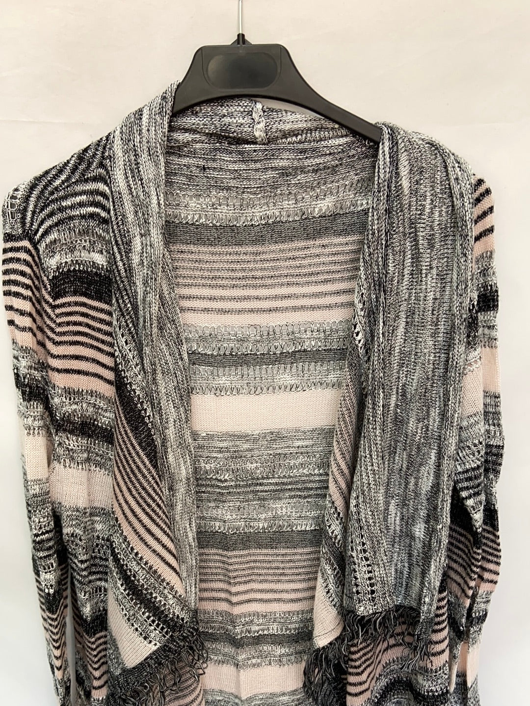 OTRAS.Chaqueta punto flecos gris y rosa TU(m)