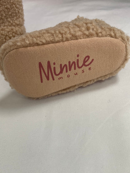 MarketDISNEY.Zapatillas borrego 9 meses