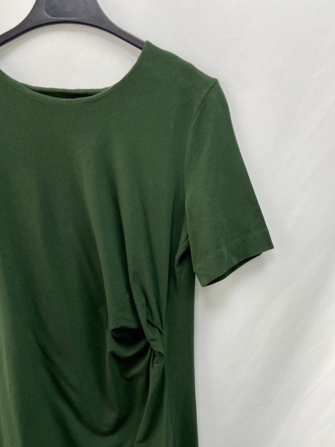 COS. Short green dress Ts