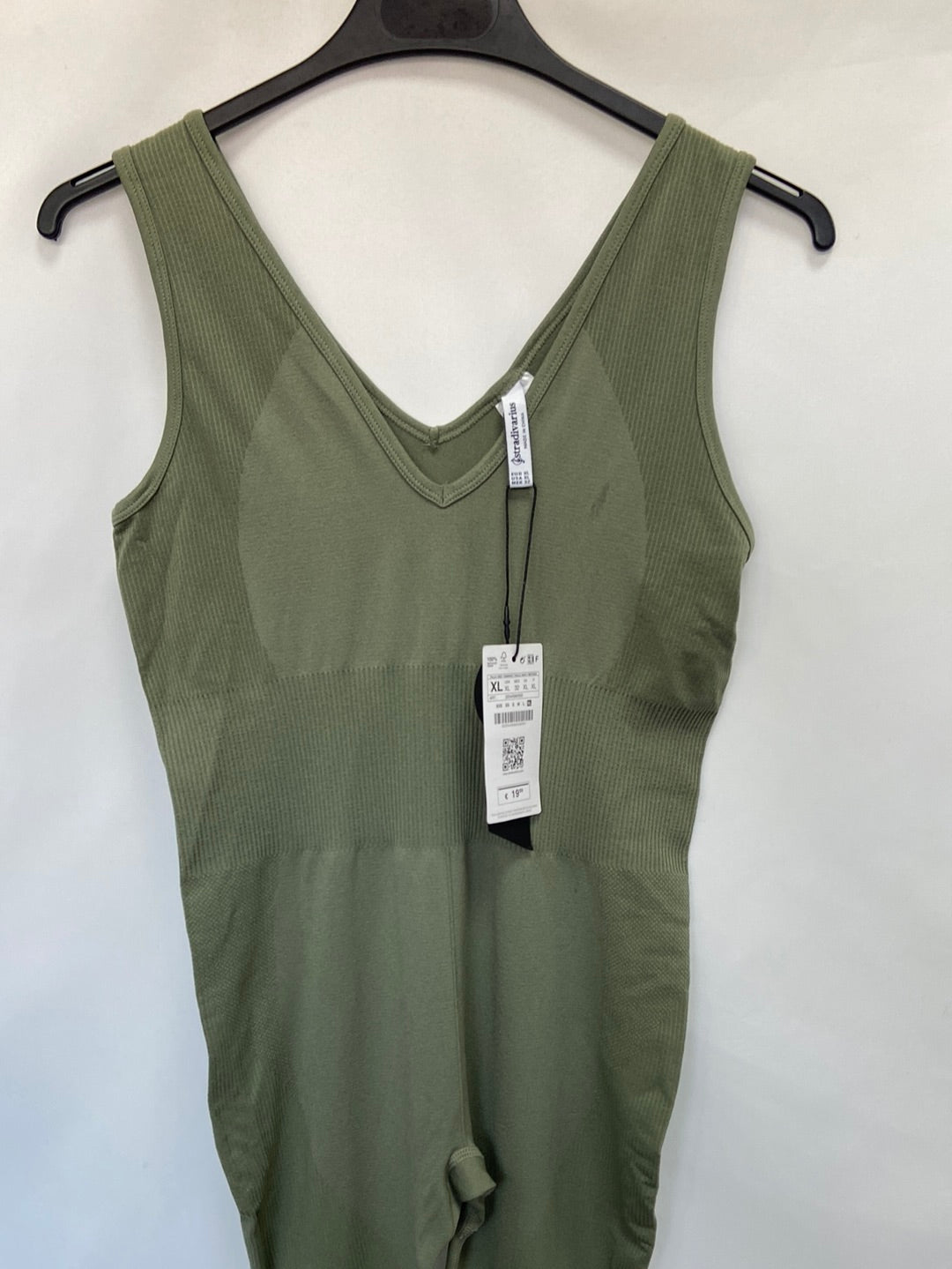 STRADIVARIUS.Body verde deportivo T.XL