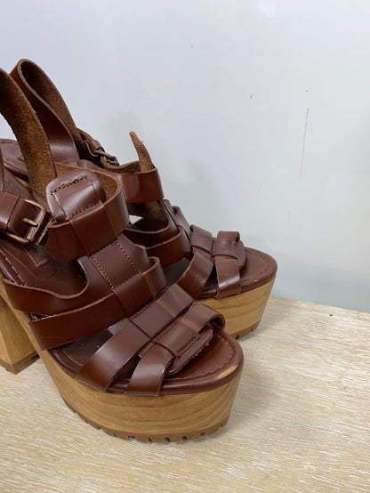 ZARA.Sandalias tiras plataforma T.36