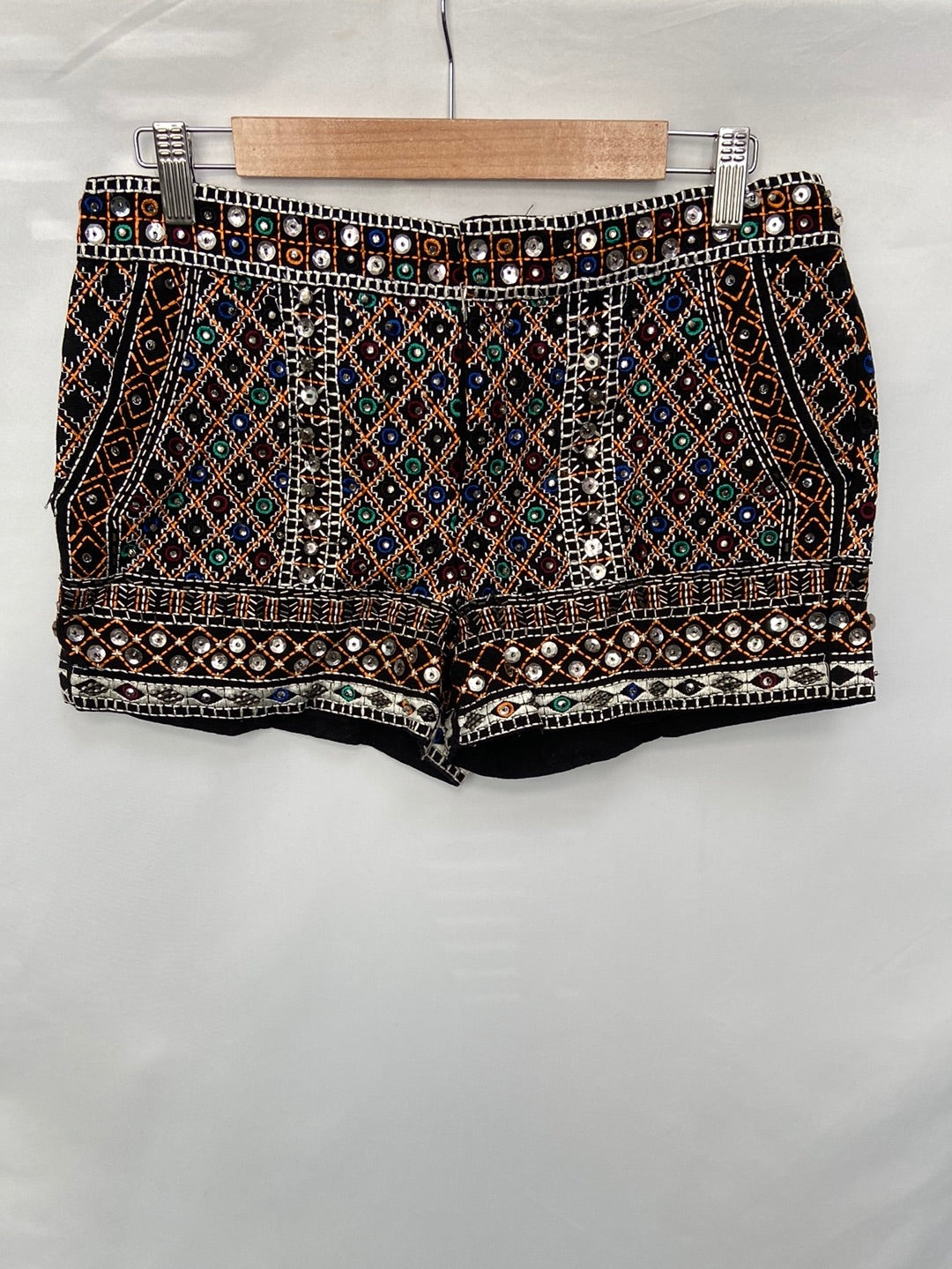 ZARA.Shorts pedrería T.m(42)