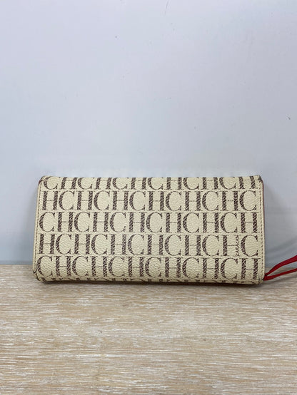 CAROLINA HERRERA. Cartera beige logo