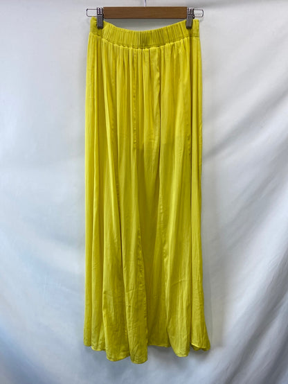 PULL&BEAR.Falda larga amarilla T.s